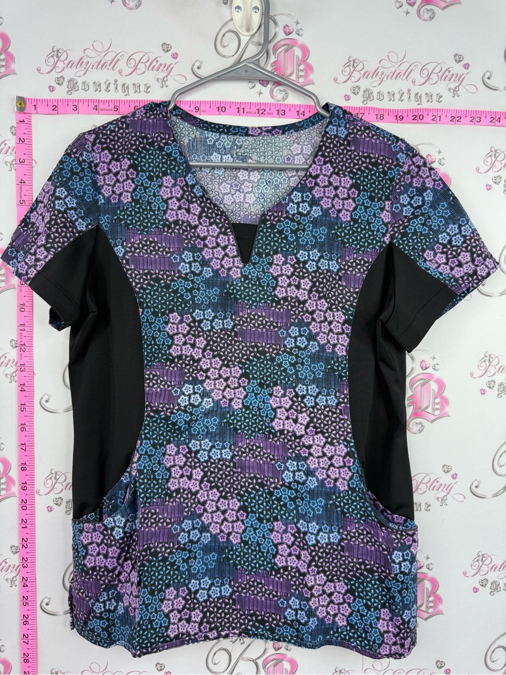 Scrubs top stars ✨ Ladies Floral Print Scrub Top in Purple & Blue